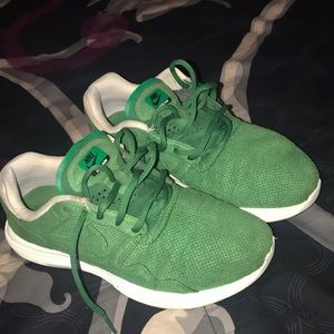 Nike Lunar Flow’s.